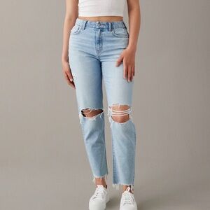 American Eagle Outfitters Light Wash Strigid Curvy Mom Jeans